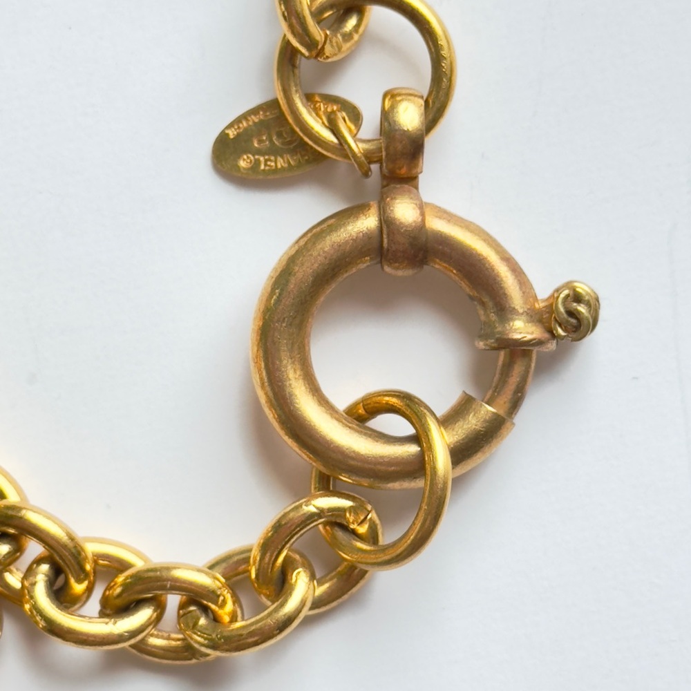 CHANEL Vintage 1993 Gold Plated Logo Medallion Chain Necklace 27”, CC logo 3” - Picture 7 of 10